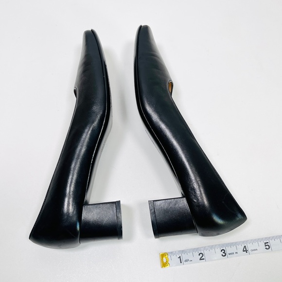 SALVATORE FERRAGAMO Italy block heal pumps - Picture 3 of 9